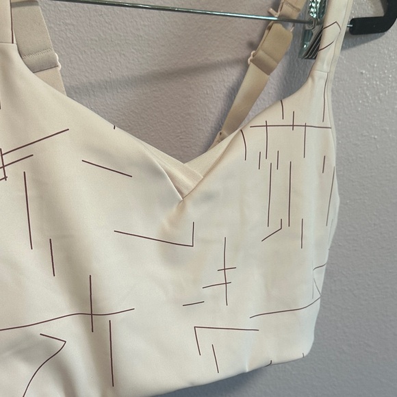 Brooks Sports Bra - Picture 3 of 10